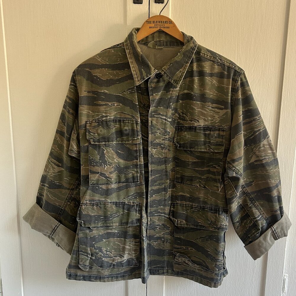 Vintage 90s Tiger Camo Jacket (Sz S)